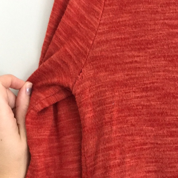 ⭐️3/$20 ruffled tier burnt orange top - Picture 5 of 6